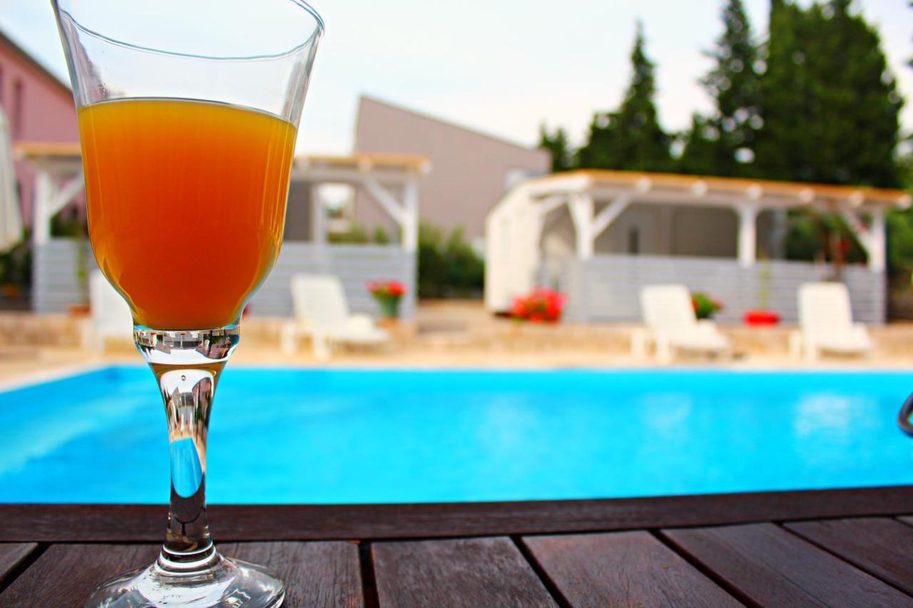 פאקוסטאן Bungalow Vice With Pool מראה חיצוני תמונה