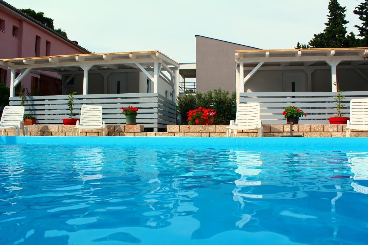 פאקוסטאן Bungalow Vice With Pool מראה חיצוני תמונה